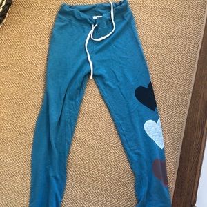 Sundry heart sweatpants super cute and trendy!